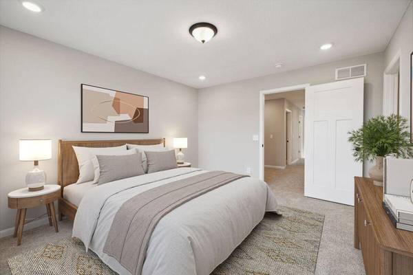 678 Tulare TER, Newport, MN 55055