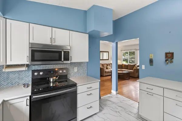 8522 Darnel RD, Eden Prairie, MN 55347