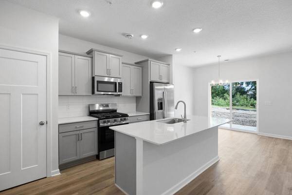 677 Tulare TER, Newport, MN 55055