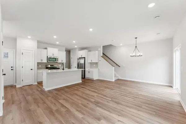 671 Tulare TER, Newport, MN 55055