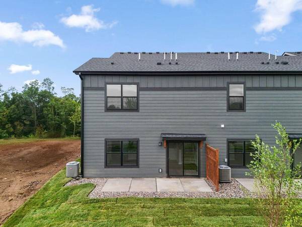 671 Tulare TER, Newport, MN 55055