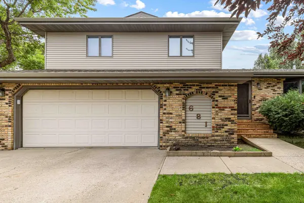 681 Cottonwood CT, West Fargo, ND 58078