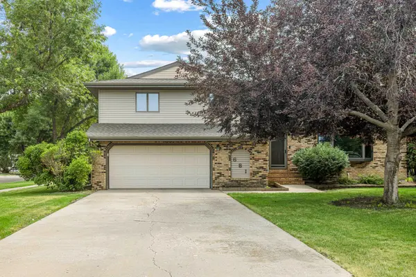 681 Cottonwood CT, West Fargo, ND 58078