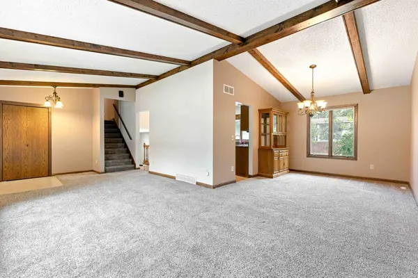 681 Cottonwood CT, West Fargo, ND 58078