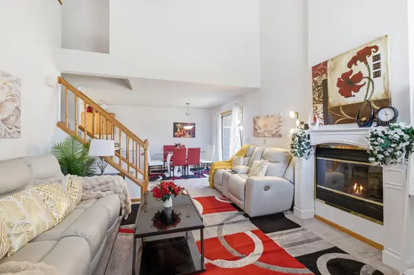 1870 Donegal DR #4, Woodbury, MN 55125
