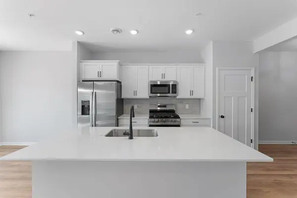 679 Tulare TER, Newport, MN 55055