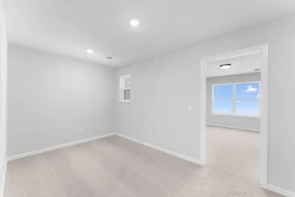 679 Tulare TER, Newport, MN 55055