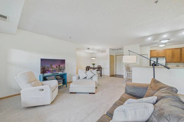 150 E Burnsville Pkwy #309, Burnsville, MN 55337