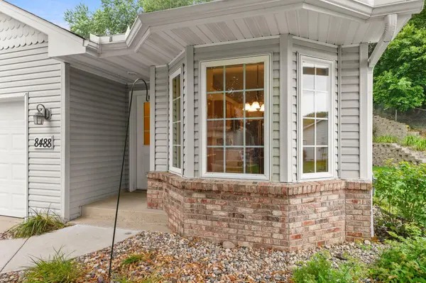 8488 Powers PL, Chanhassen, MN 55317