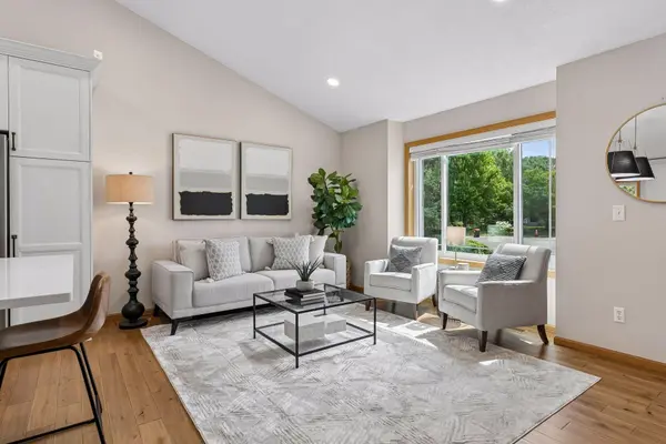 10362 Fox Run RD, Woodbury, MN 55129