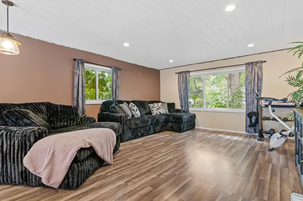 727 Shumway ST S, Shakopee, MN 55379