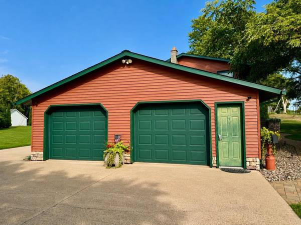 140 2nd ST S, Lewiston, MN 55952