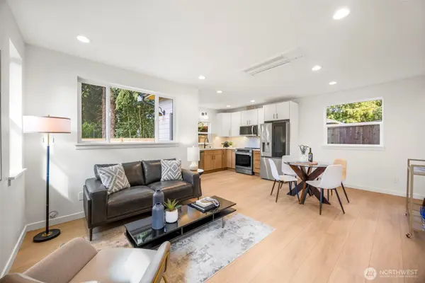 212 N 115th ST, Seattle, WA 98133