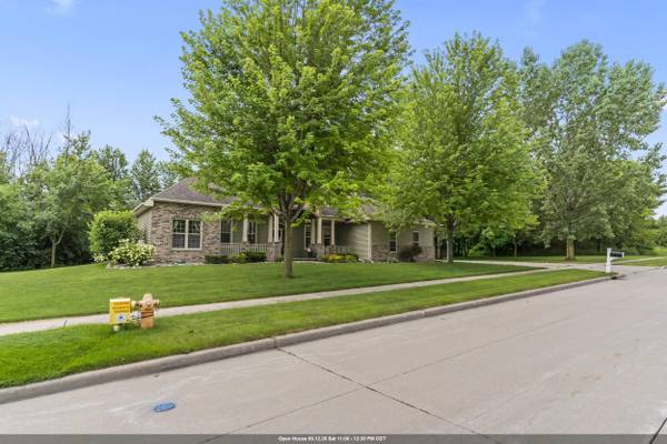 1055 ZACHER DR, Oshkosh, WI 54901