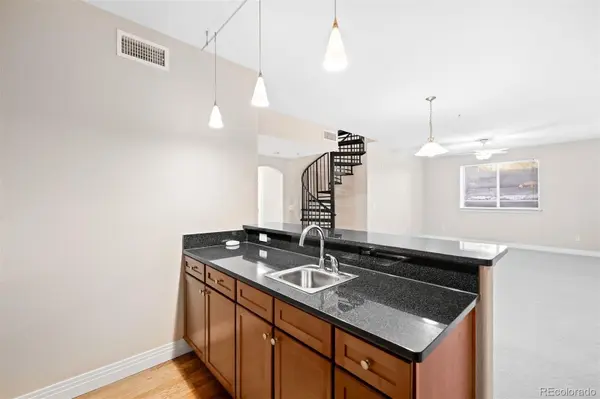 9019 E Panorama CIR #D211, Centennial, CO 80112