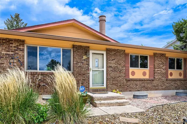4618 Ridgeglen RD, Colorado Springs, CO 80918