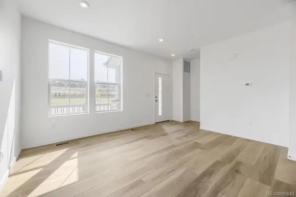 7655 S Mobile WAY, Centennial, CO 80016