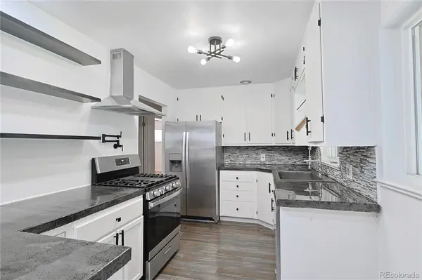5740 S Fox ST, Littleton, CO 80120