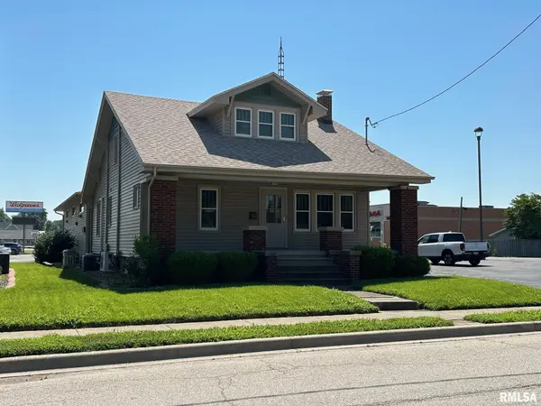 328 N CLAY ST, Taylorville, IL 62568