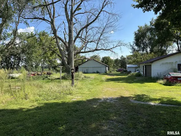 1950 E 2820 N RD, Osbernville, IL 62513