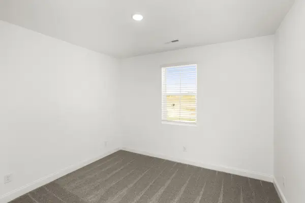 1542 Oak Springs Dr, Columbia, TN 38401