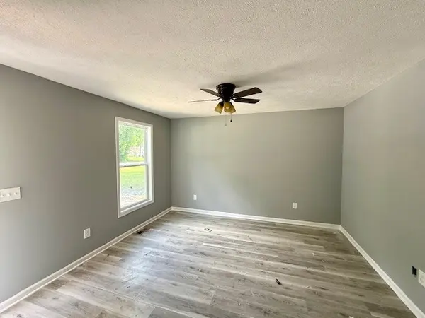 604 Decherd St #E, Tullahoma, TN 37388