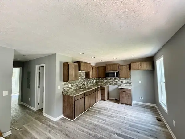 604 Decherd St #E, Tullahoma, TN 37388