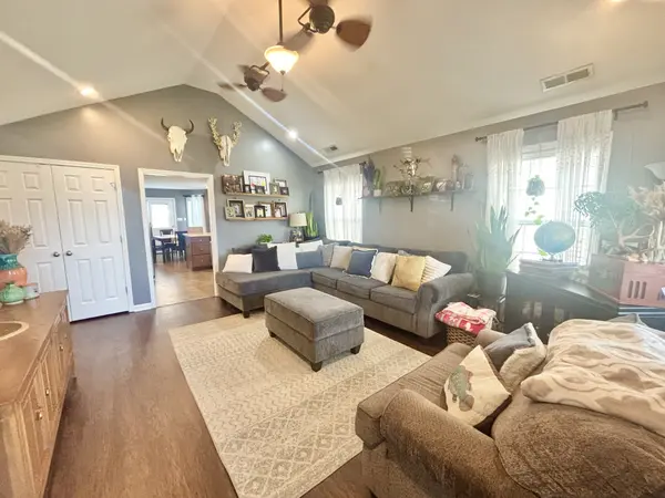 102 Saddlebrooke Court, Hopkinsville, KY 42240
