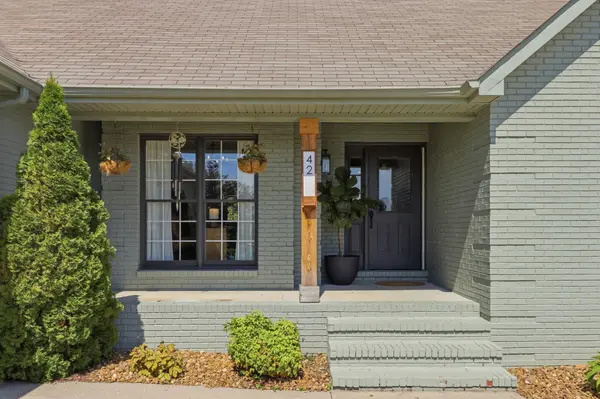 42 Starboard Ct, Estill Springs, TN 37330