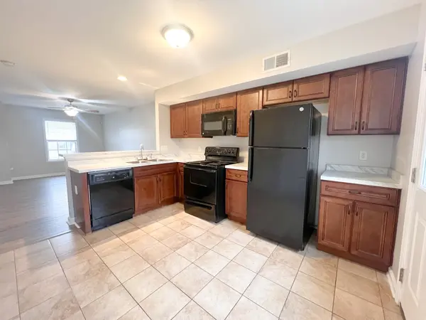 785 Cherrybark Ln #D, Clarksville, TN 37040