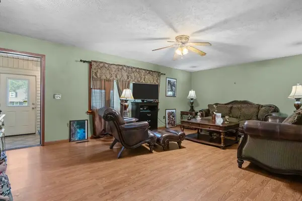 60 Evergreen Dr, Lexington, TN 38351