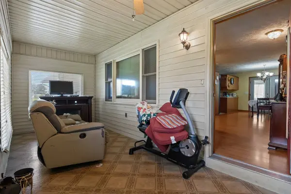 60 Evergreen Dr, Lexington, TN 38351