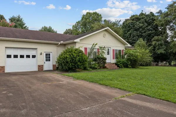 60 Evergreen Dr, Lexington, TN 38351