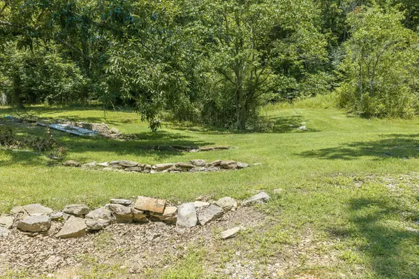 9558 Mount Carmel Rd, Decaturville, TN 38329