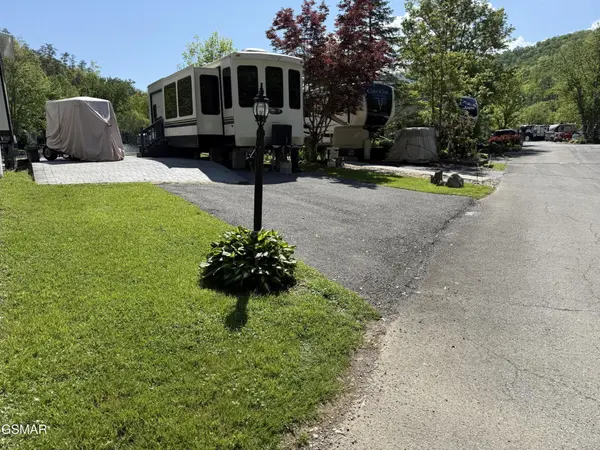 4229 E Parkway, Gatlinburg, TN 37738