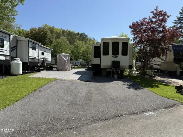 4229 E Parkway, Gatlinburg, TN 37738