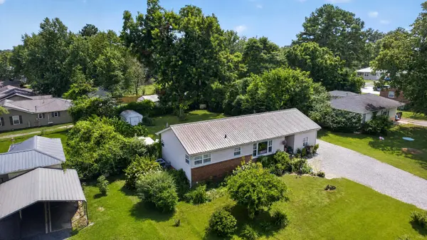 903 Hickory St #W, Tullahoma, TN 37388