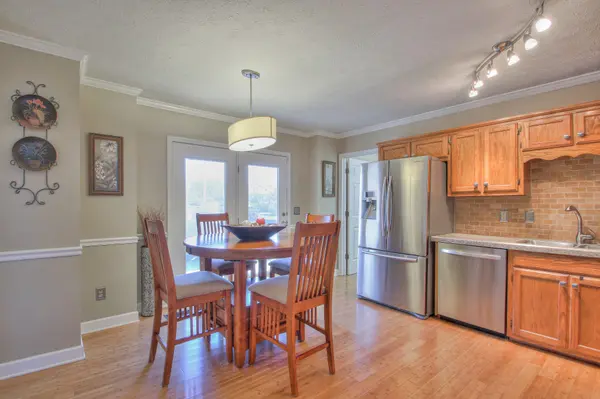 933 Lakeview Ct, Gallatin, TN 37066
