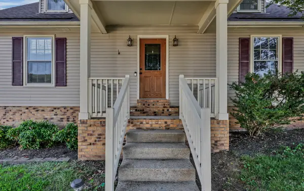 1025 Hillshire Dr, Clarksville, TN 37043