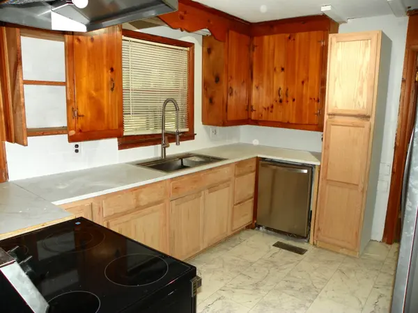 2370 Yager Rd, Mcminnville, TN 37110
