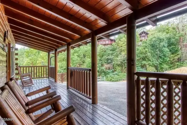 3160 White Falcon Way, Pigeon Forge, TN 37863