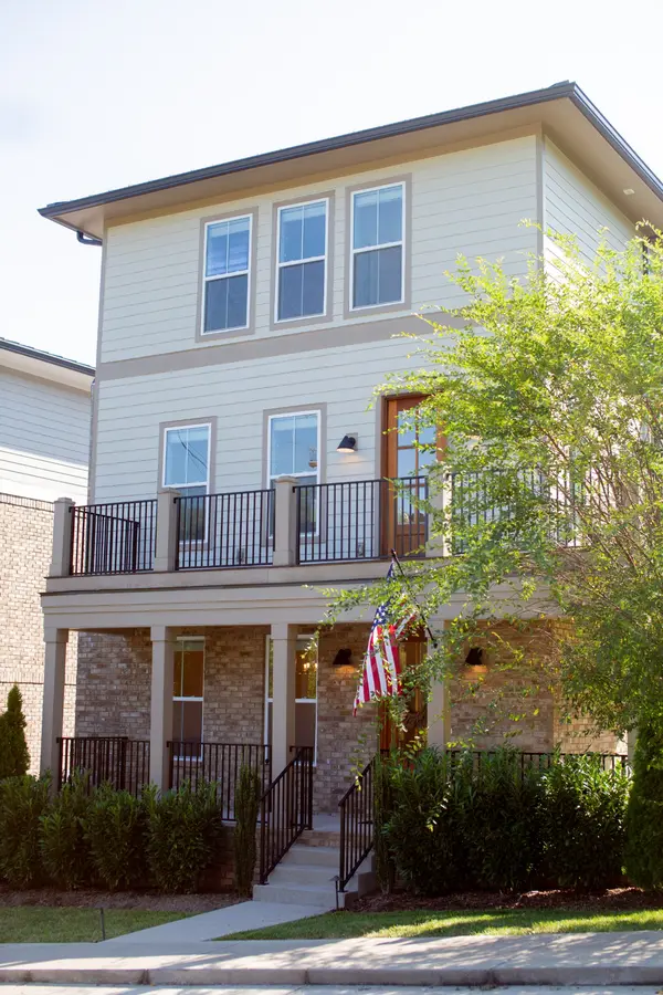 111 Demoss Rd, Nashville, TN 37209