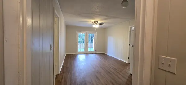 310 Sheriff Dr, Clarksville, TN 37042