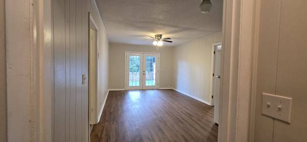 310 Sheriff Dr, Clarksville, TN 37042