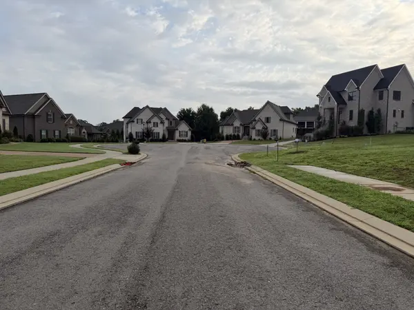 102 Wherry Ct, Hendersonville, TN 37075