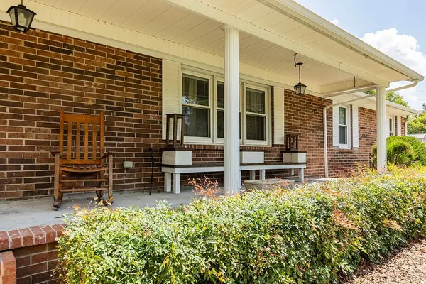 156 S Arrowhead Dr, Mcminnville, TN 37110