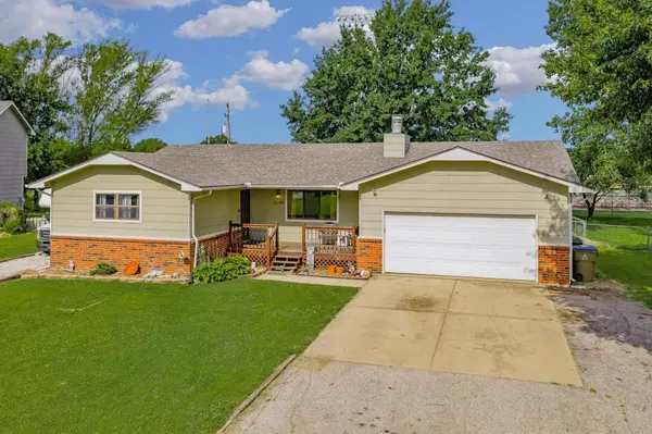 1109 N Burrows, Belle Plaine, KS 67013