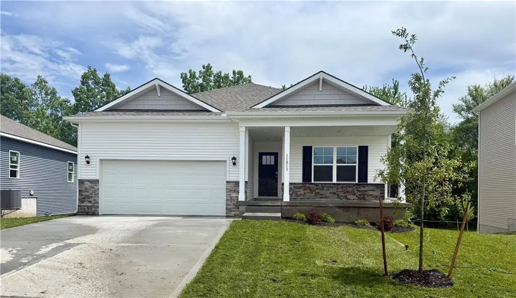 709 Solstice CIR, Belton, MO 64012