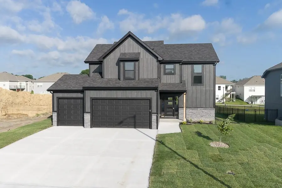 1627 N 156th ST, Basehor, KS 66007