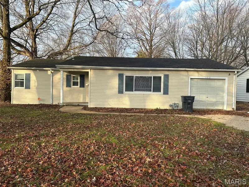 1601 Foster DR, Belleville, IL 62226